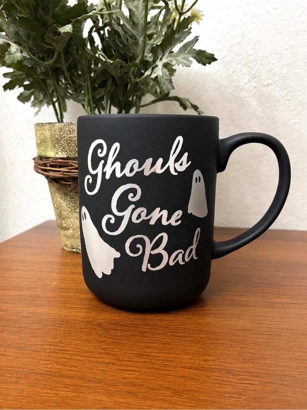 HALLOWEEN GHOST CERAMIC COFFEE MUG MATTE BLACK PURPLE INTERIOR VIRAL TIKTOK 24oz